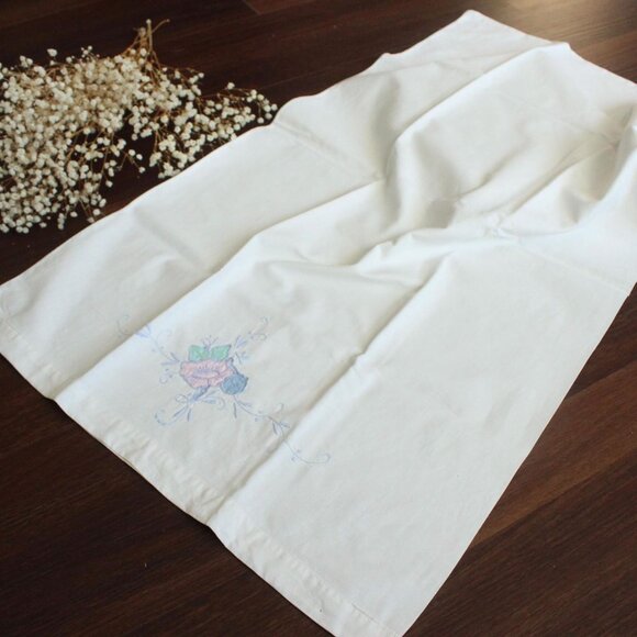 Vintage 1950s Pillowcase, Queen 32" Long, White Cotton With Pink Green And Blue - Picture 6 of 10